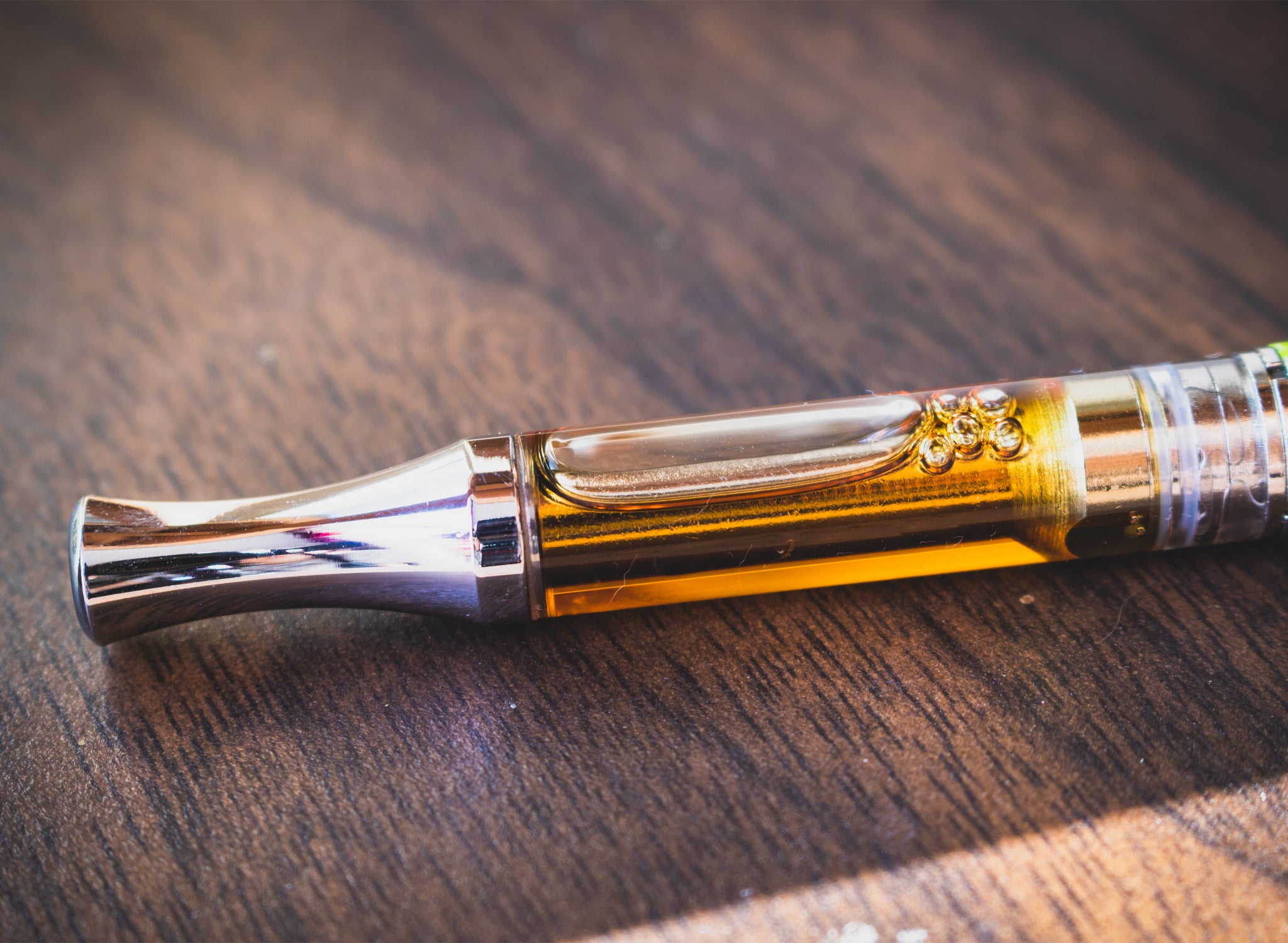 How to Perfectly Load a Vape Pen with Wax & Oil - VapeCritic