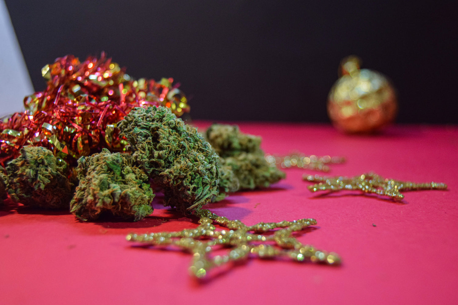 Happy Holidaze: Leafly Presents 12 Cannabis Strains For Festivities
