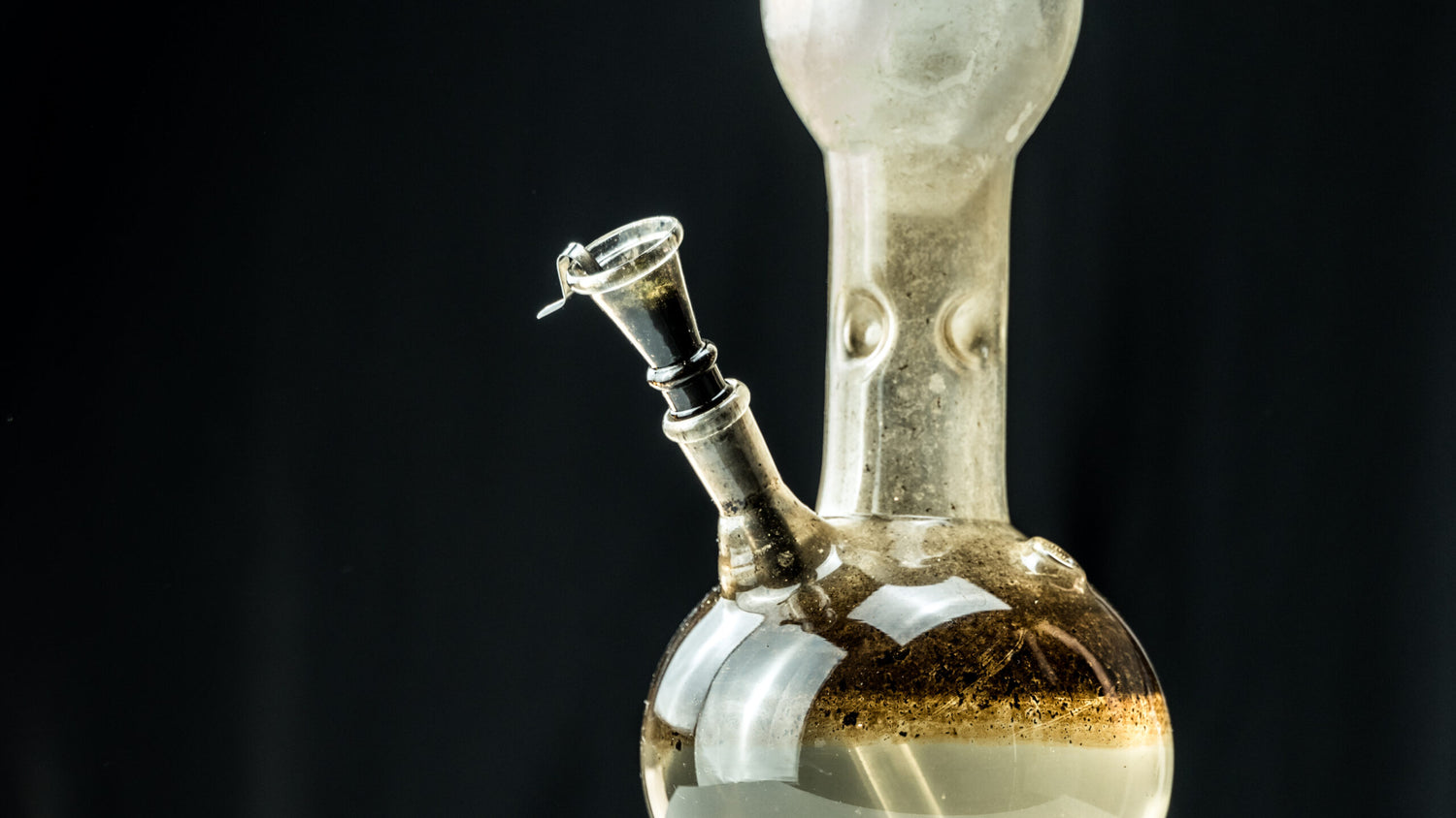 California Cannabis: Intro to Cannabis: How To Clean A Glass Pipe — Genesis