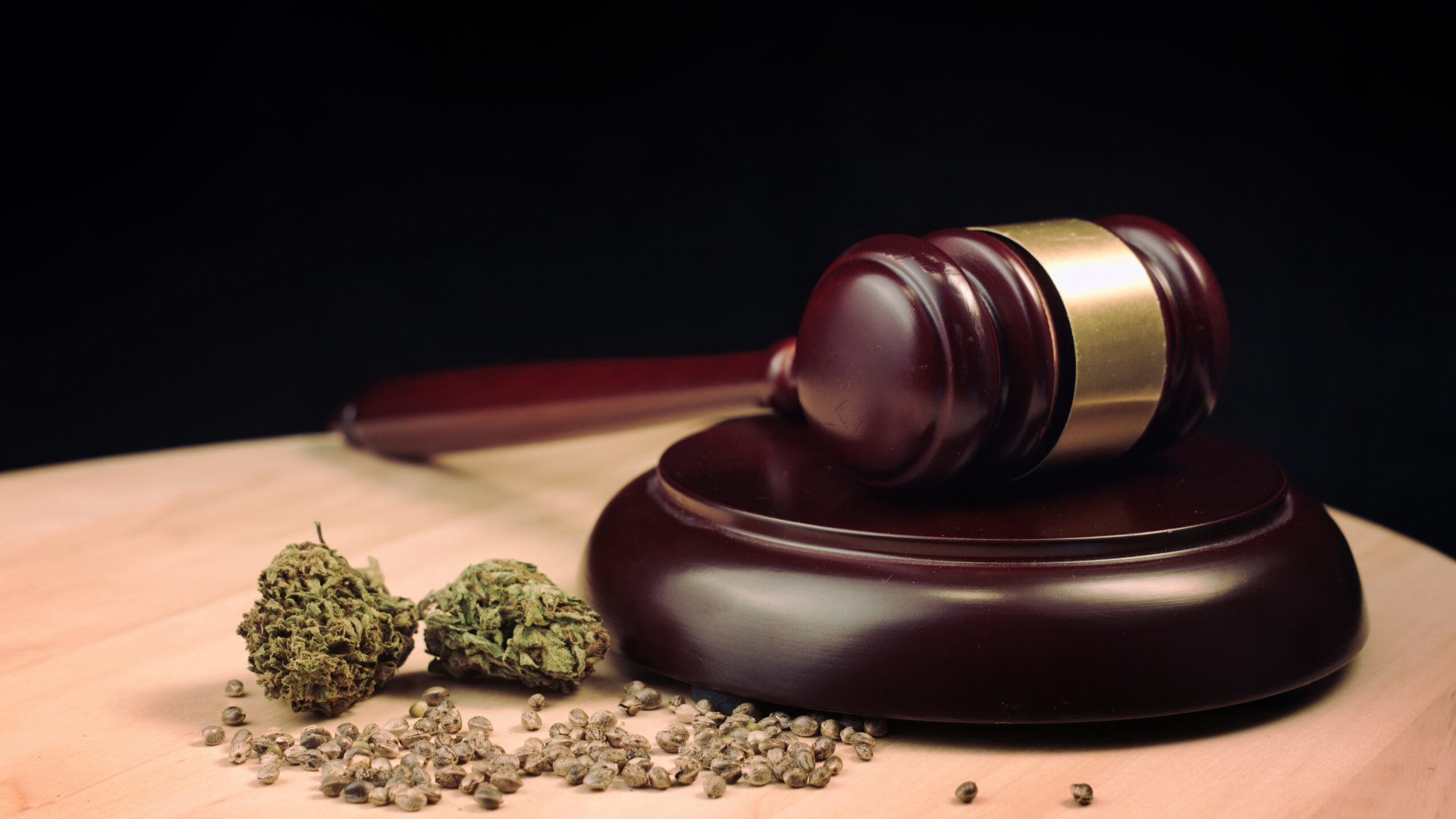 AOC &#038; GOP Congressman Present Bill to Boost Expungement For Cannabis Convictions