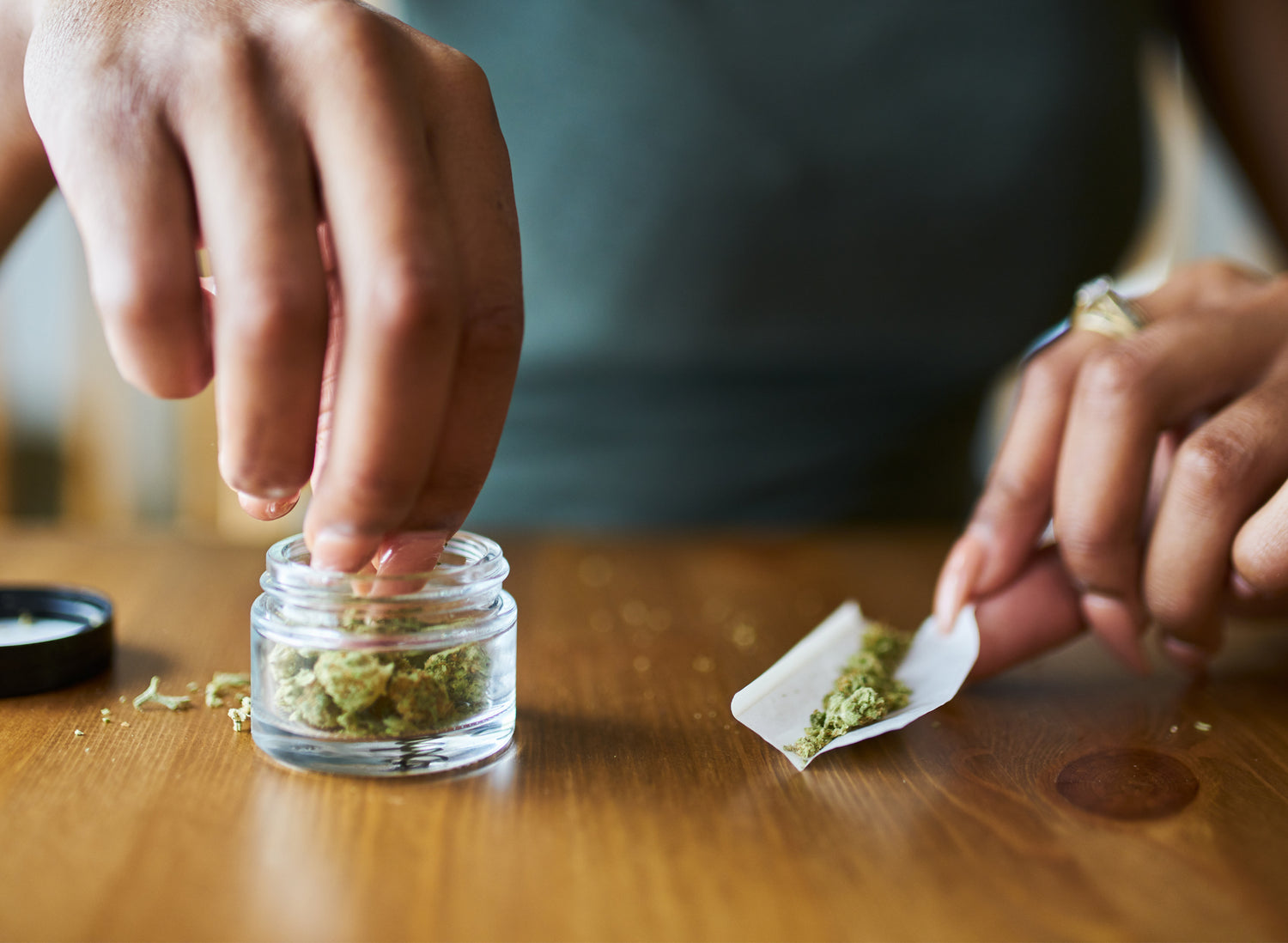 How To Roll A Joint: The Definitive Guide