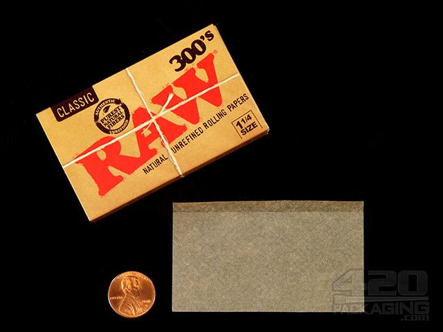 RAW 1 1-4 Size 300's Classic Rolling Papers 20/Box - 4